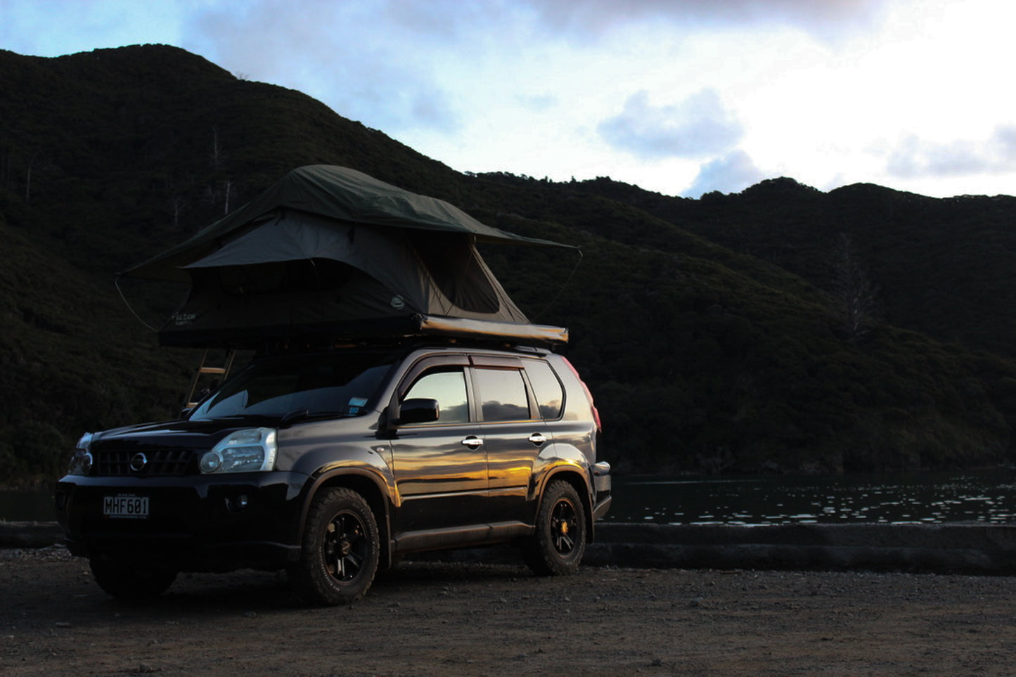 explore great barrier island via vehicles